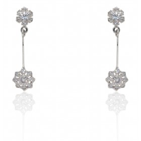 Pendientes largos flores oro de 18 quilates.