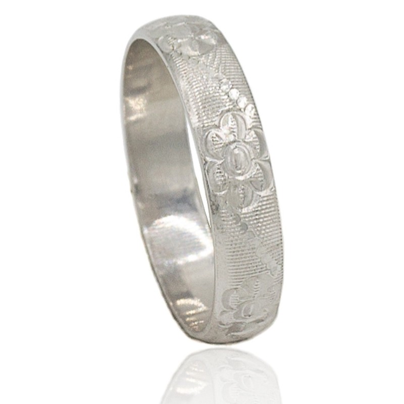 Alianza flores talladas oro blanco 18 quilates